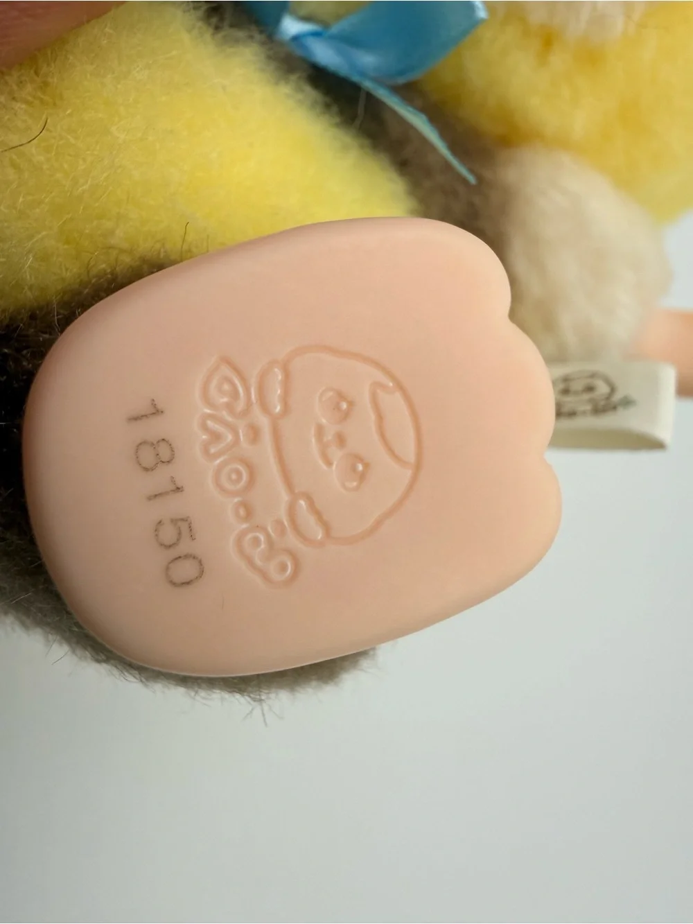 The Bee plush keychain from the Bao-ao Forest Friends Gathering Blind Box Series